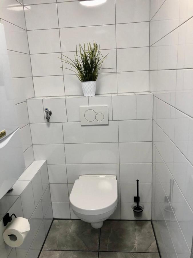 Dachgeschosswohnung Mit Seeblick Ahrensbok Buitenkant foto